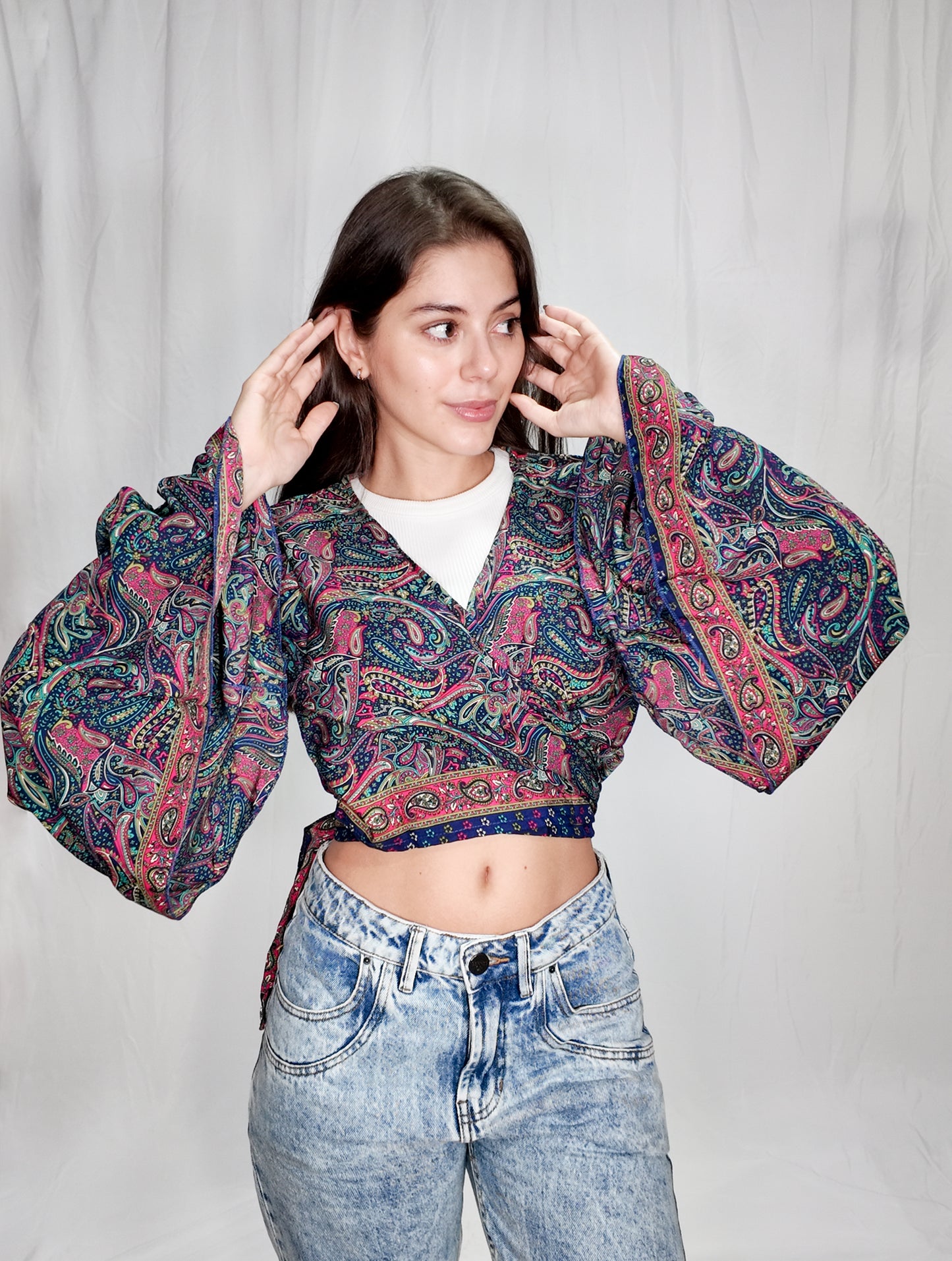 Blusas en seda Wrap Top Azul Oscuro/Fucsia
