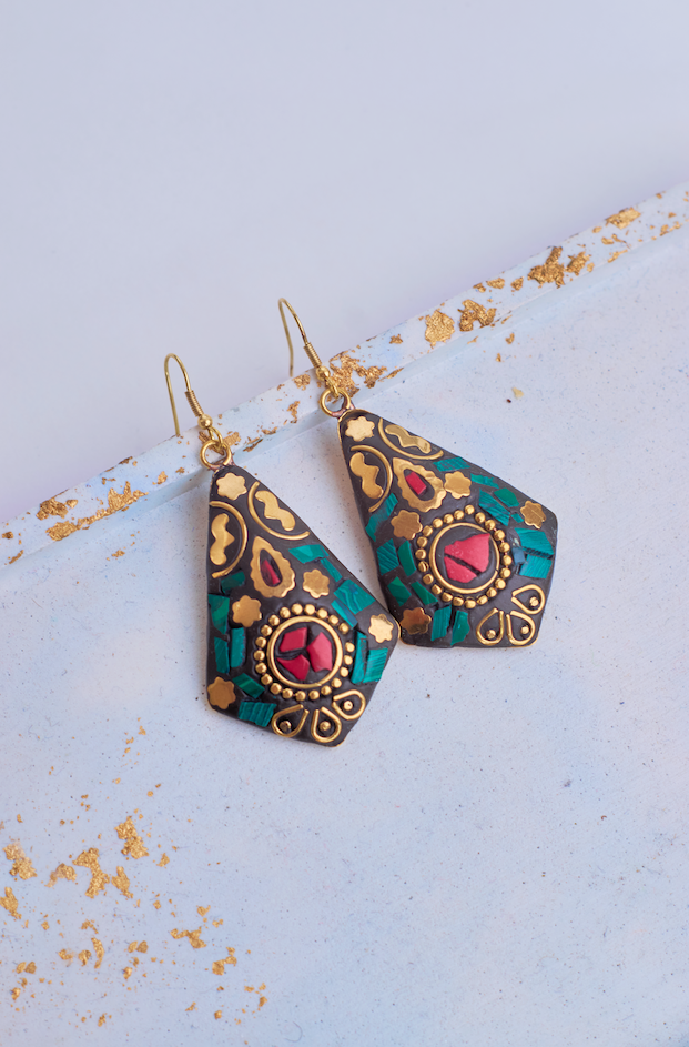 Aretes triangulares piedra martillada