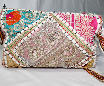 Bolso Cruzado Bordado Blanco Rosa