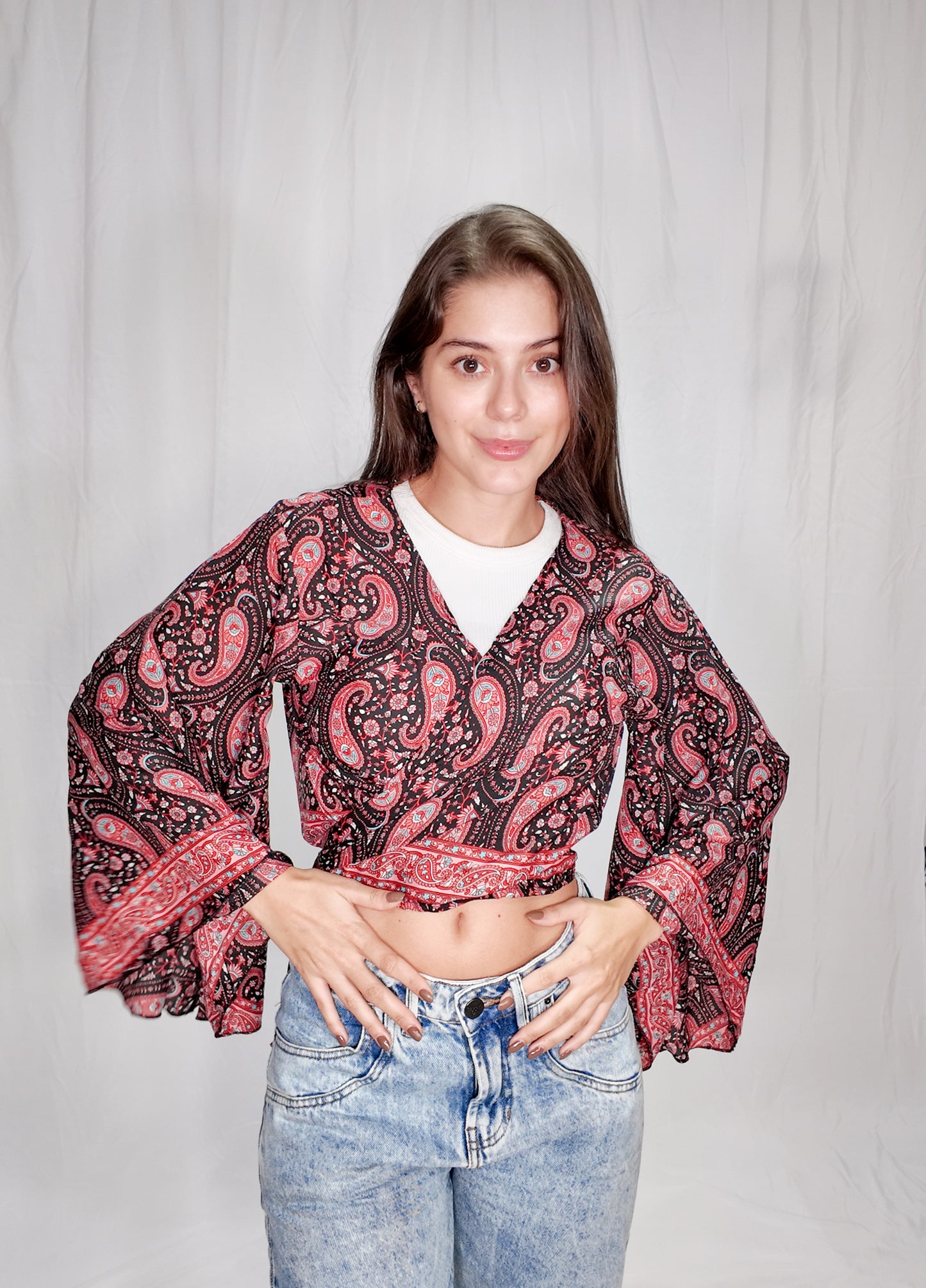 Blusas en seda Wrap Top Negro/Rojo
